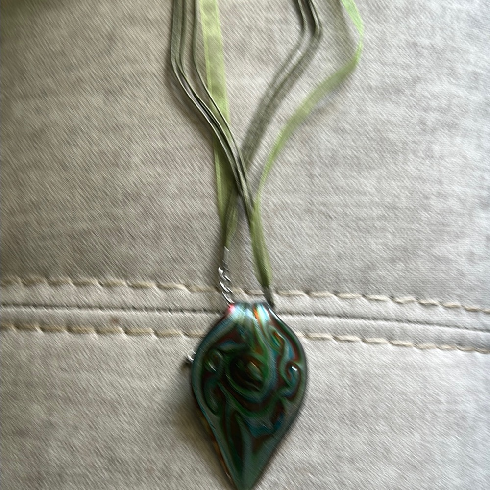 Elegant Green Pendant Necklace